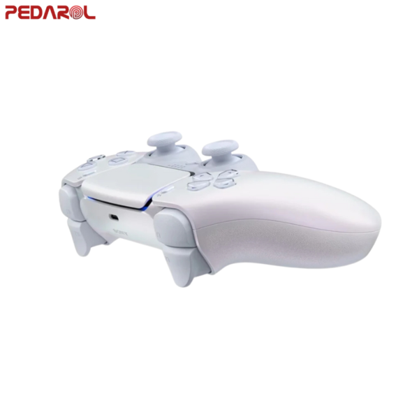 نمای کناری دسته پلی استیشن 5 Chroma Pearl